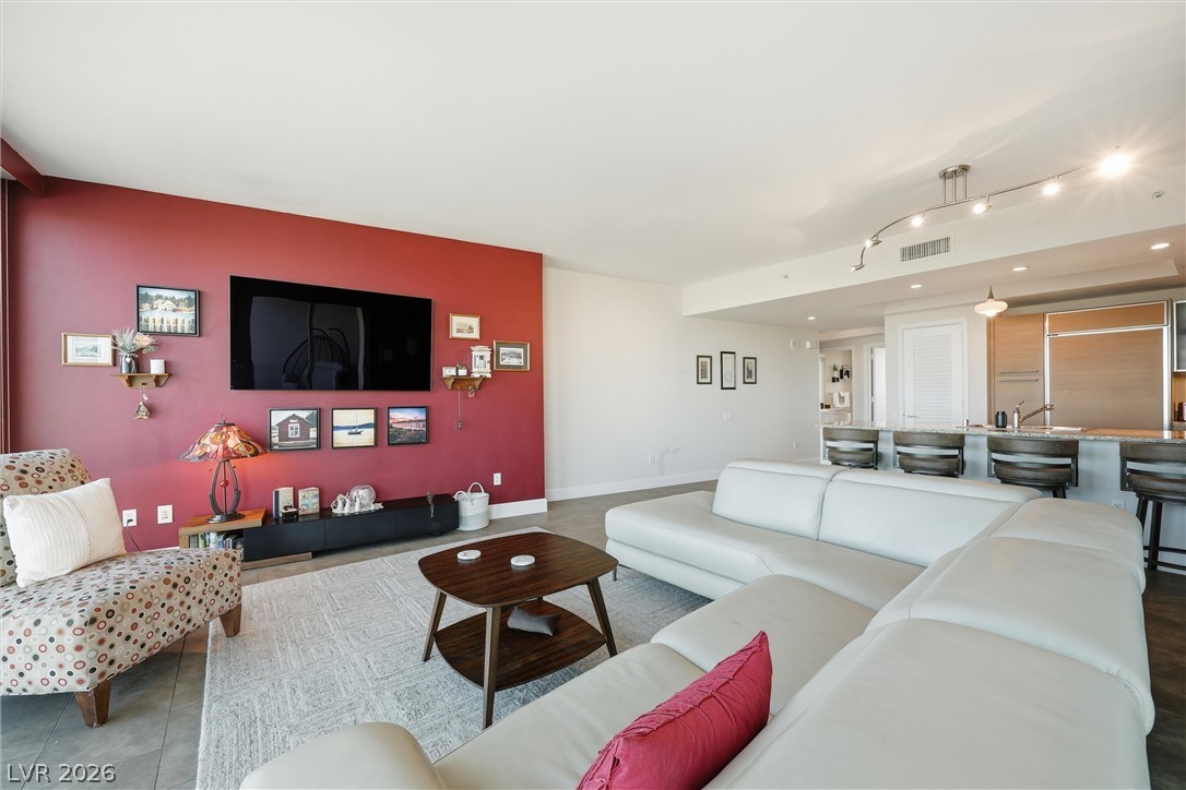 322 Karen Avenue 2402 Las Vegas NV 89109