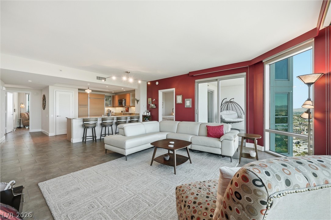 322 Karen Avenue 2402 Las Vegas NV 89109