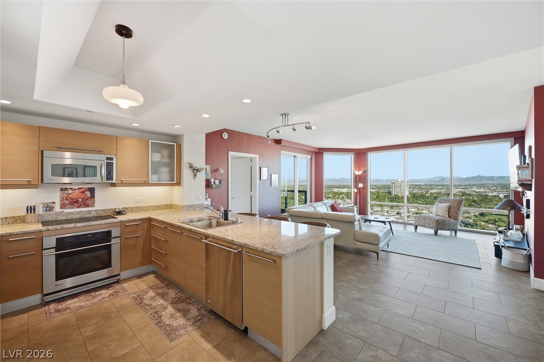 322 Karen Avenue 2402 Las Vegas NV 89109