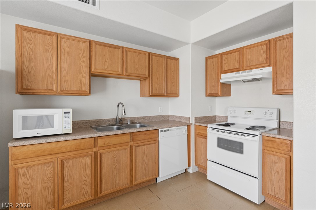 2171 Hussium Hills Street 204 Las Vegas NV 89108