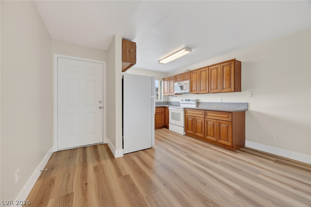 3591 Arville Street 301b Las Vegas NV 89103