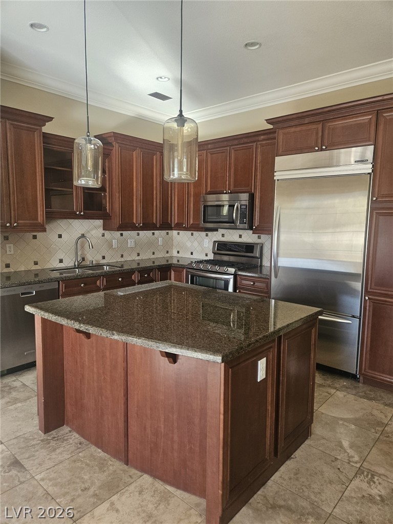 32 Via Vasari 102 Henderson NV 89011