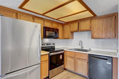 913 Falconhead Lane 201 Las Vegas NV 89128
