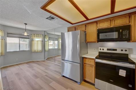 913 Falconhead Lane 201 Las Vegas NV 89128