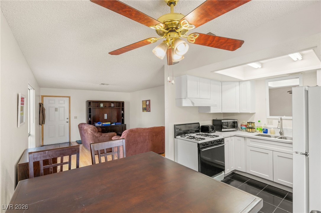 5171 Caliente Street 131 Las Vegas NV 89119