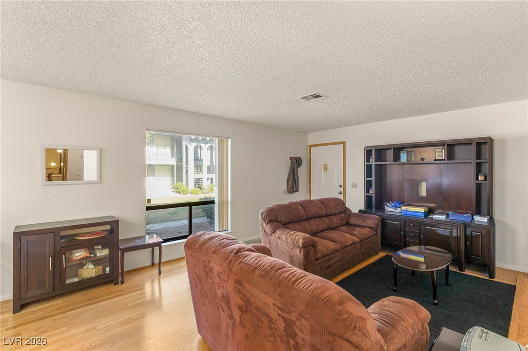 5171 Caliente Street 131 Las Vegas NV 89119