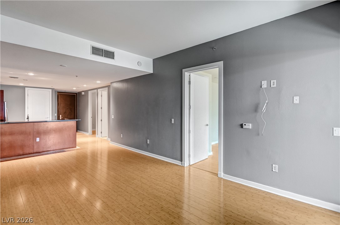 4575 Dean Martin Drive 1811 Las Vegas NV 89103