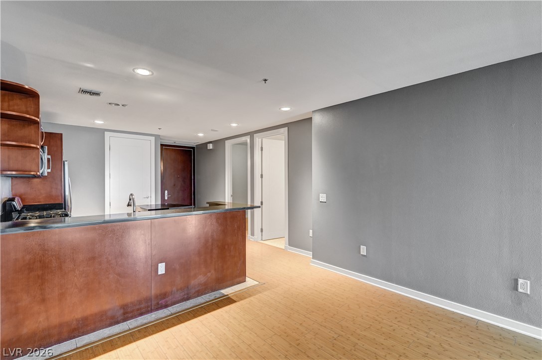 4575 Dean Martin Drive 1811 Las Vegas NV 89103