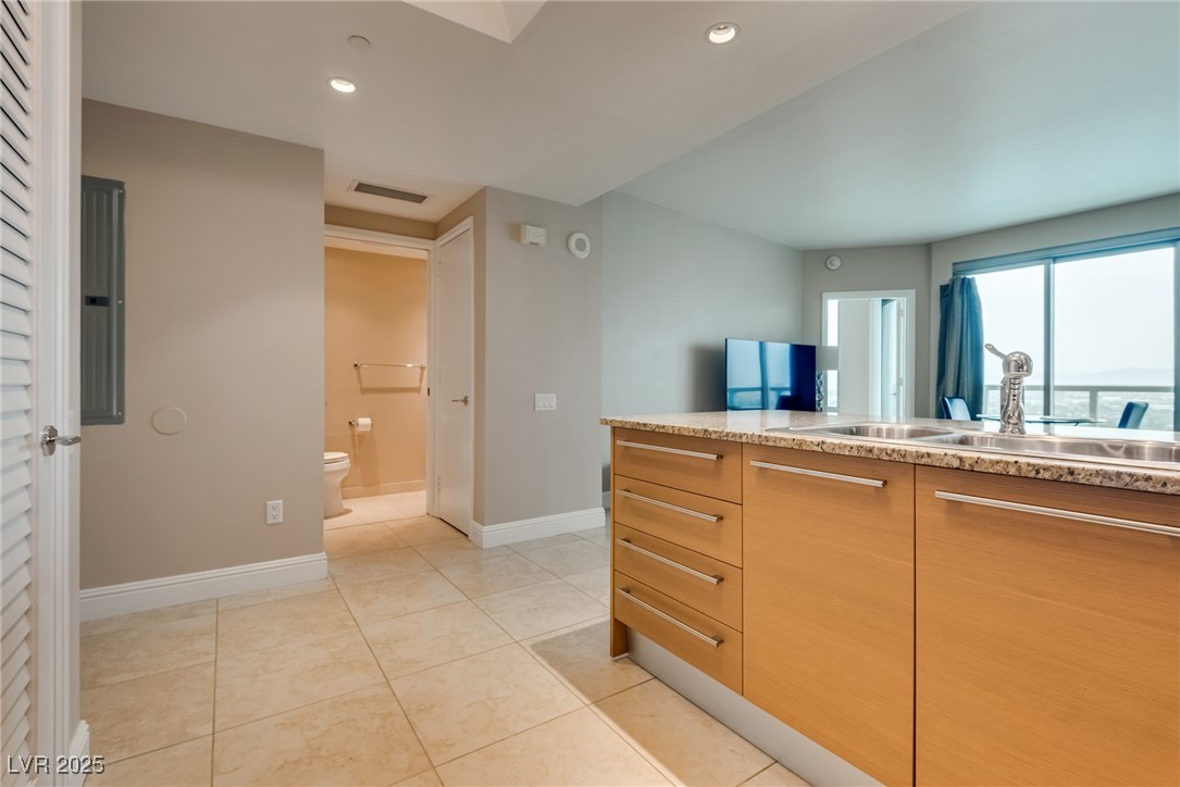 322 Karen Avenue 1904 Las Vegas NV 89109