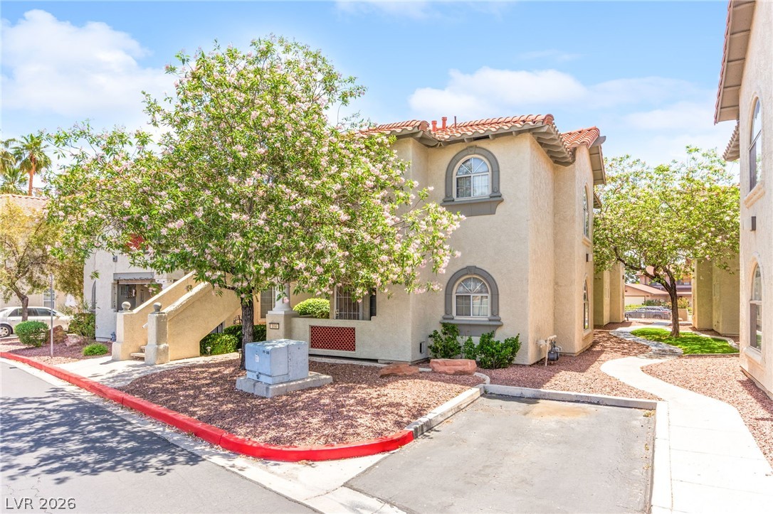6832 Elm Creek Drive 204 Las Vegas NV 89108