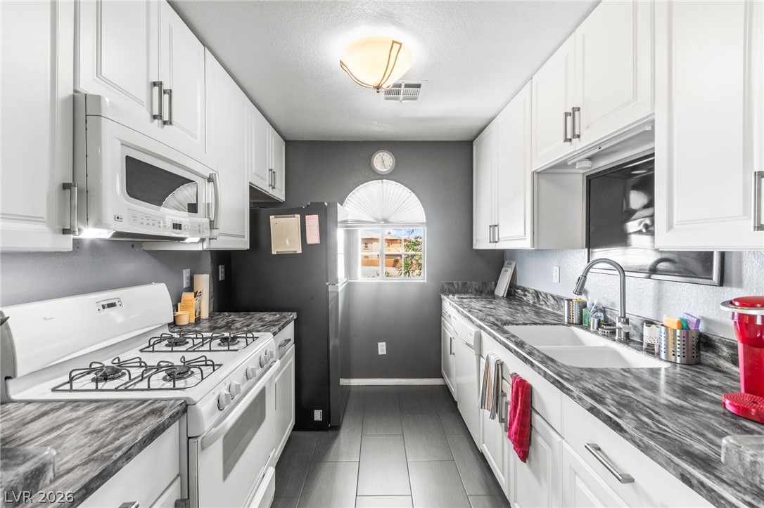 6832 Elm Creek Drive 204 Las Vegas NV 89108