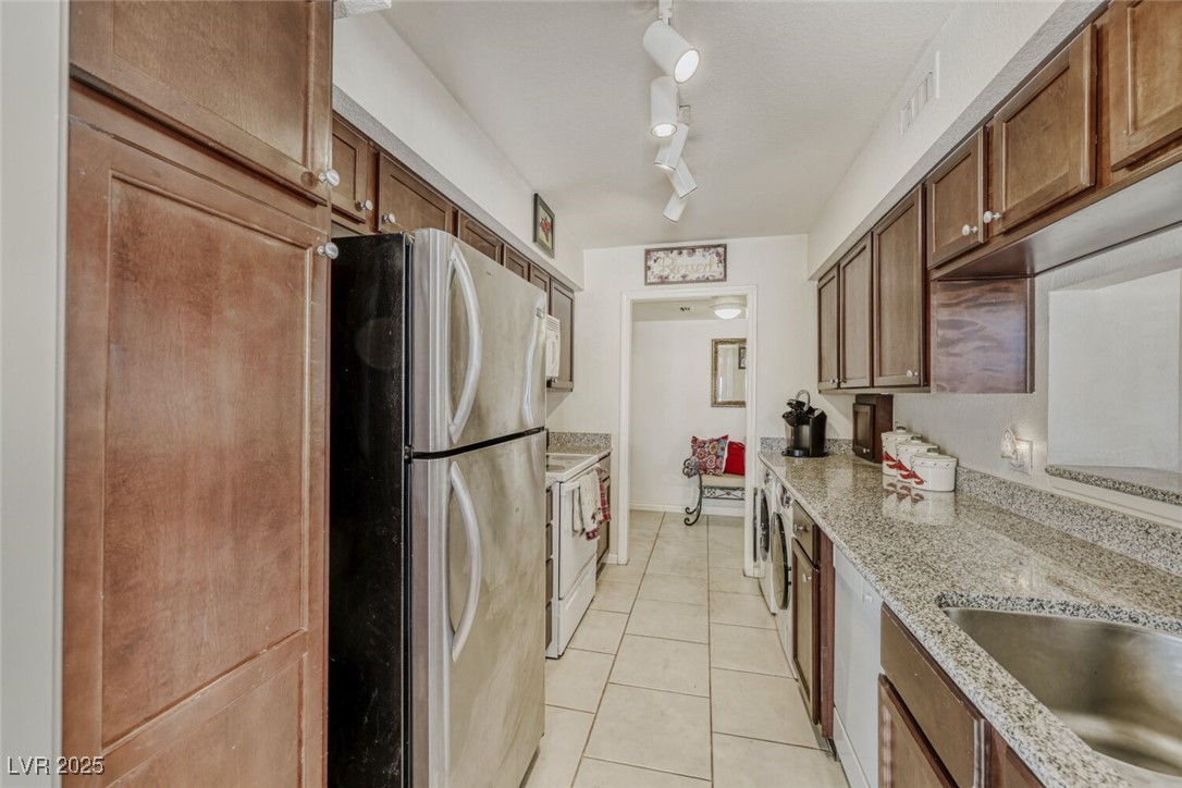 2807 Geary Place 2501 Las Vegas NV 89109