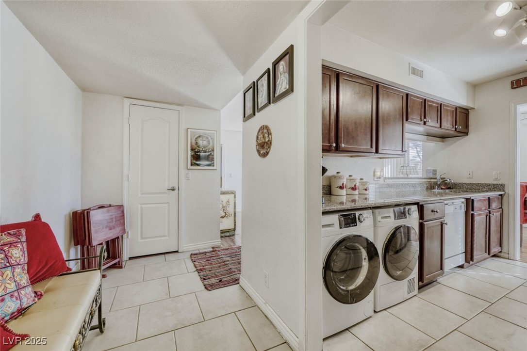 2807 Geary Place 2501 Las Vegas NV 89109
