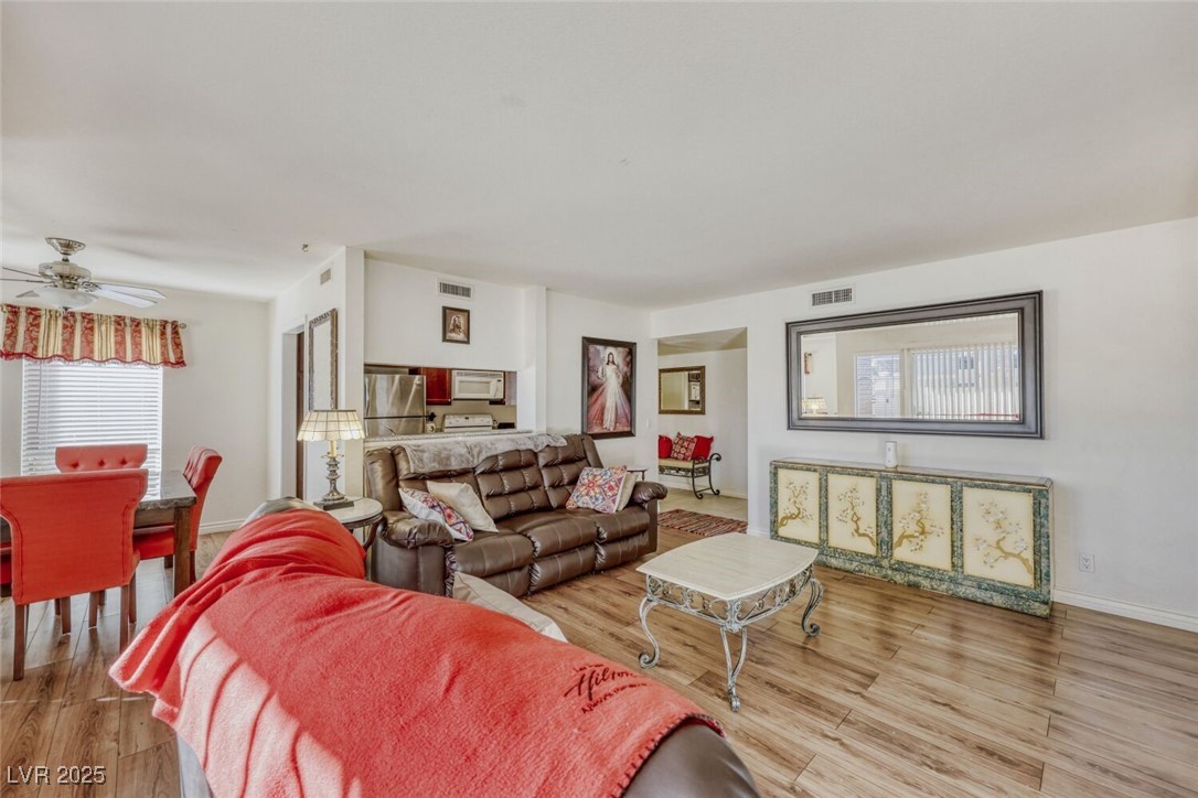 2807 Geary Place 2501 Las Vegas NV 89109