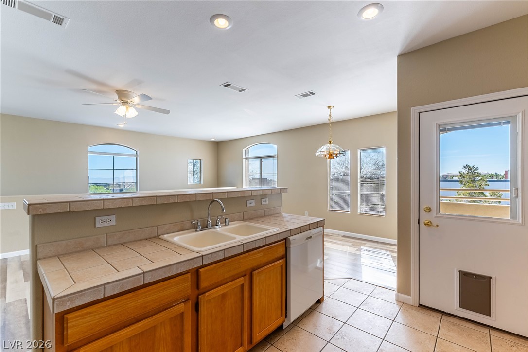 1320 Red Gable Lane 203 Las Vegas NV 89144