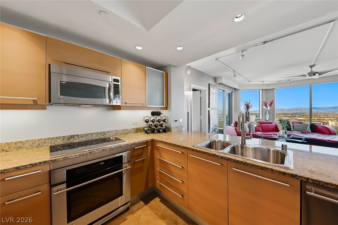 322 Karen Avenue 3802 Las Vegas NV 89109
