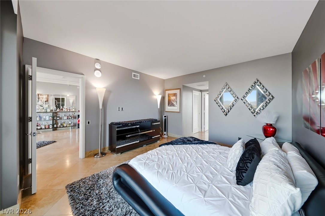 322 Karen Avenue 3802 Las Vegas NV 89109