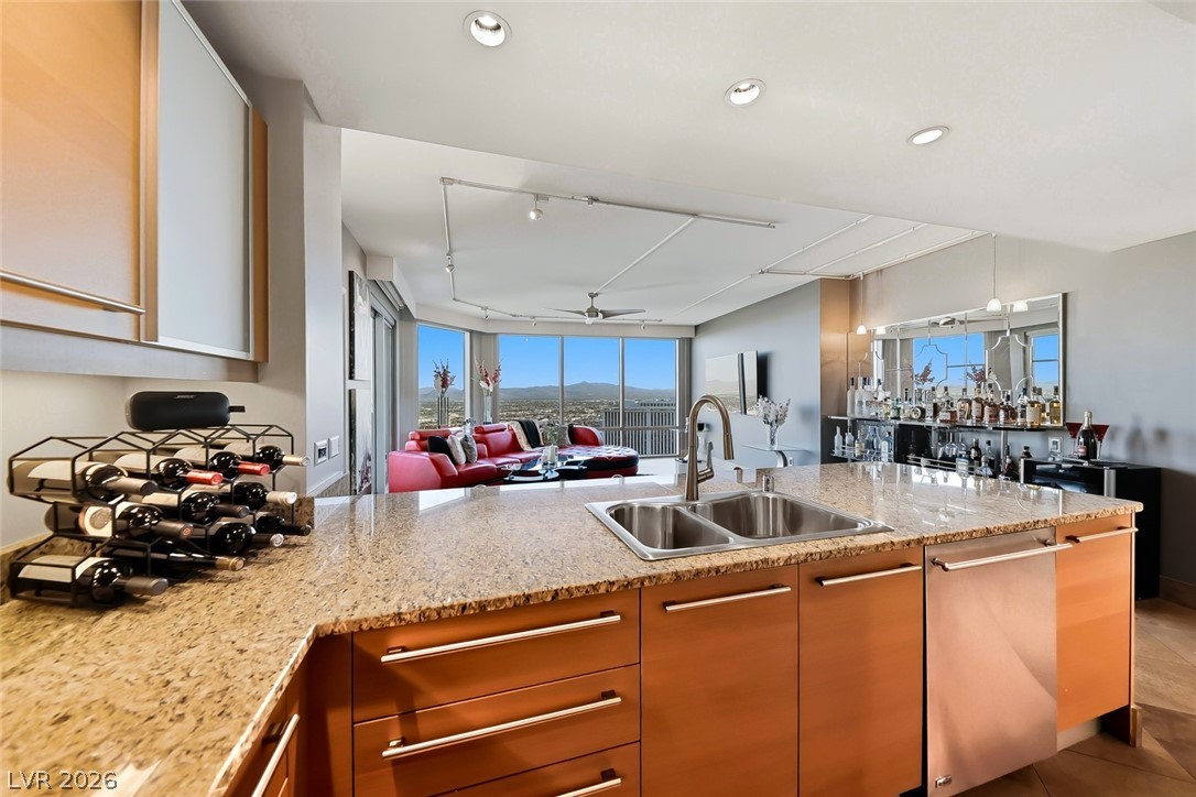 322 Karen Avenue 3802 Las Vegas NV 89109