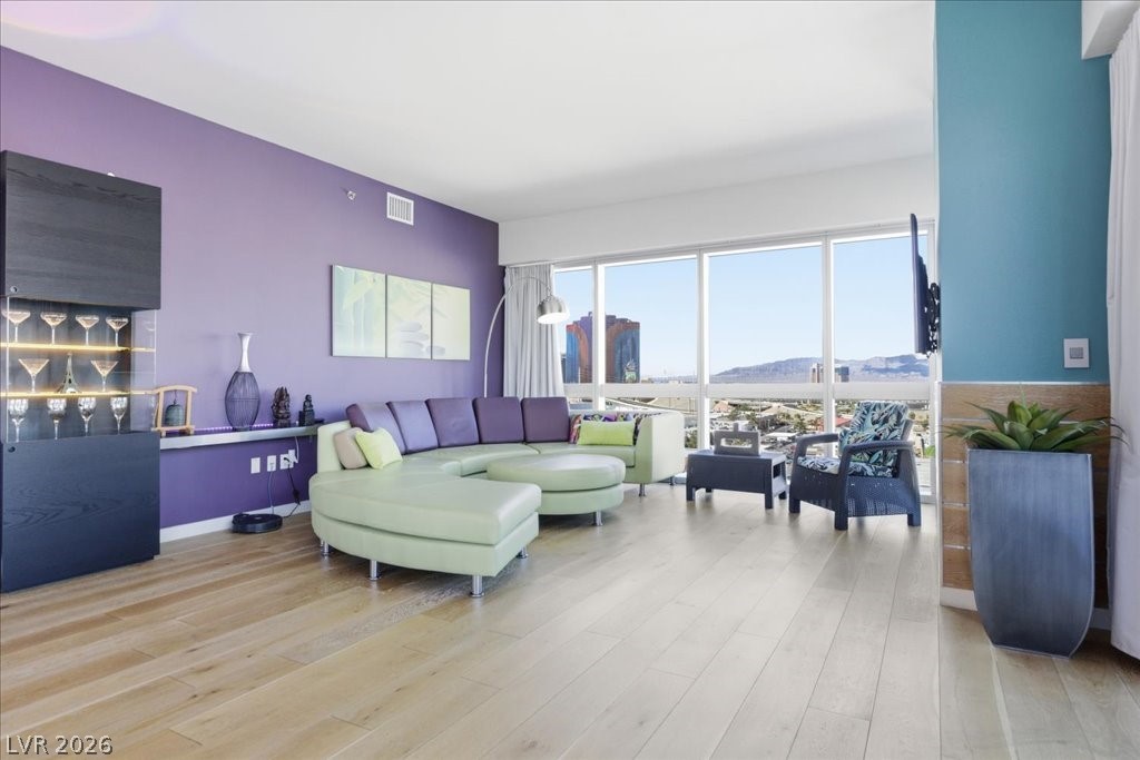 4471 Dean Martin Drive 1010 Las Vegas NV 89103