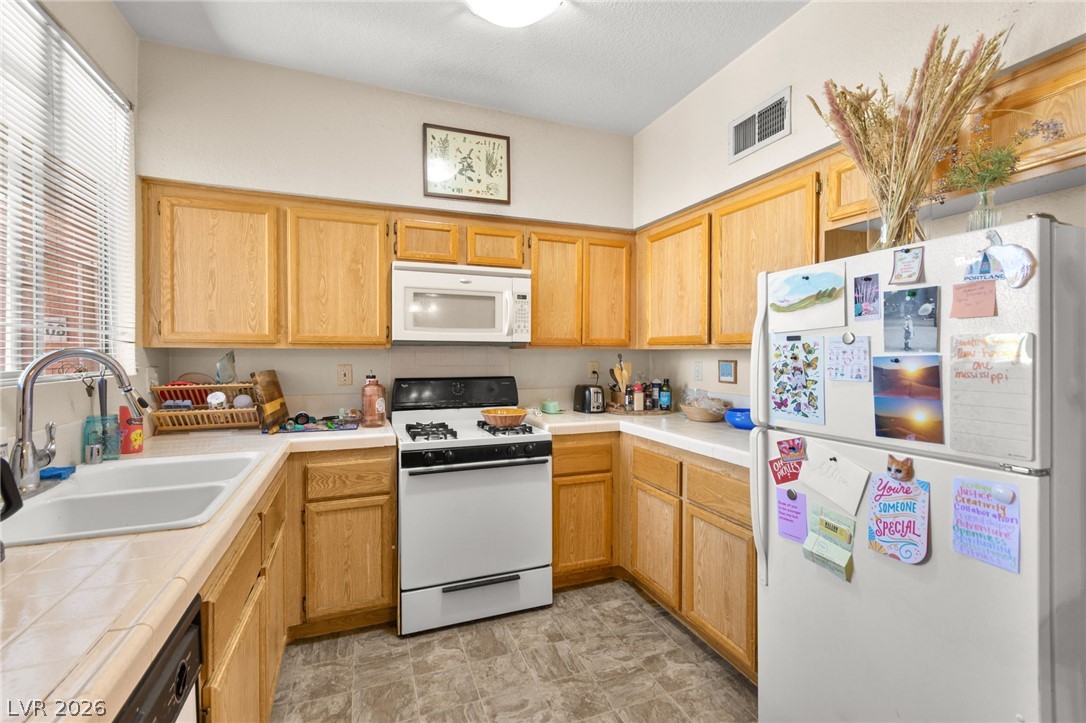 7628 Pacific Hills Avenue 204 Las Vegas NV 89128
