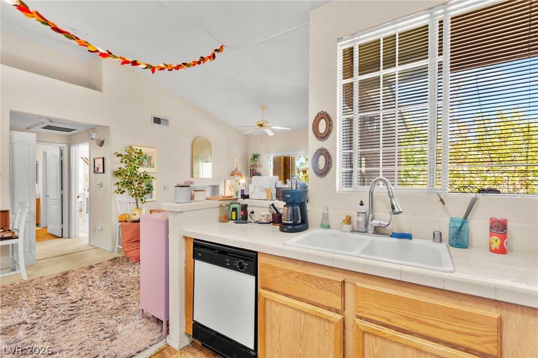 7628 Pacific Hills Avenue 204 Las Vegas NV 89128
