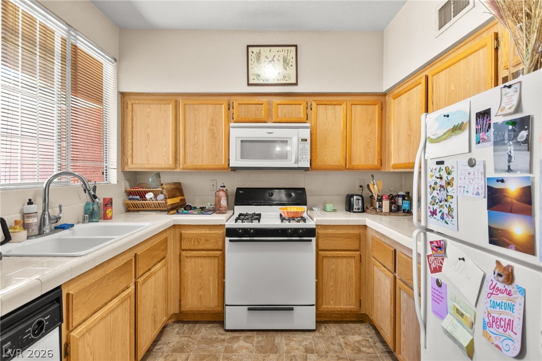 7628 Pacific Hills Avenue 204 Las Vegas NV 89128