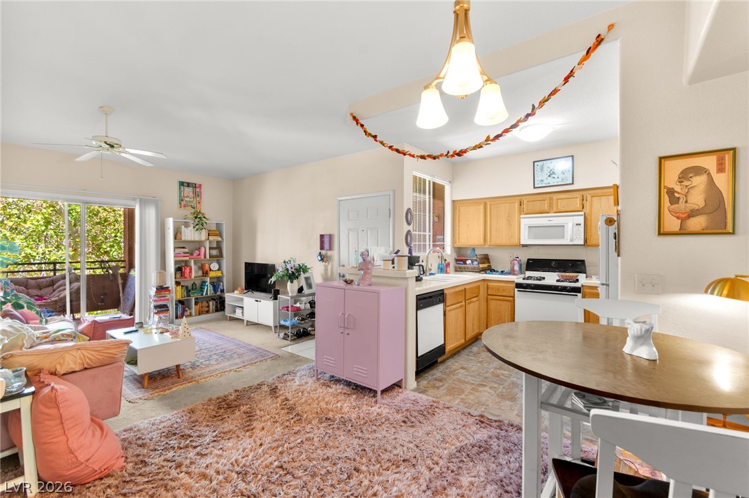 7628 Pacific Hills Avenue 204 Las Vegas NV 89128