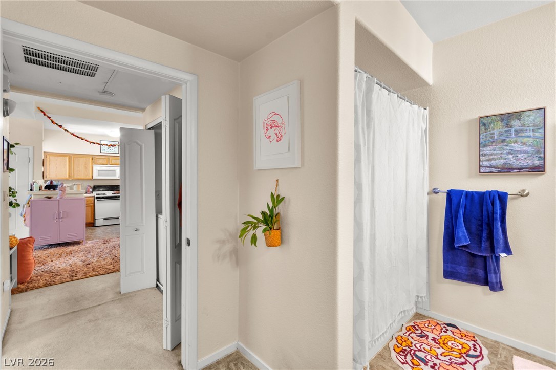 7628 Pacific Hills Avenue 204 Las Vegas NV 89128