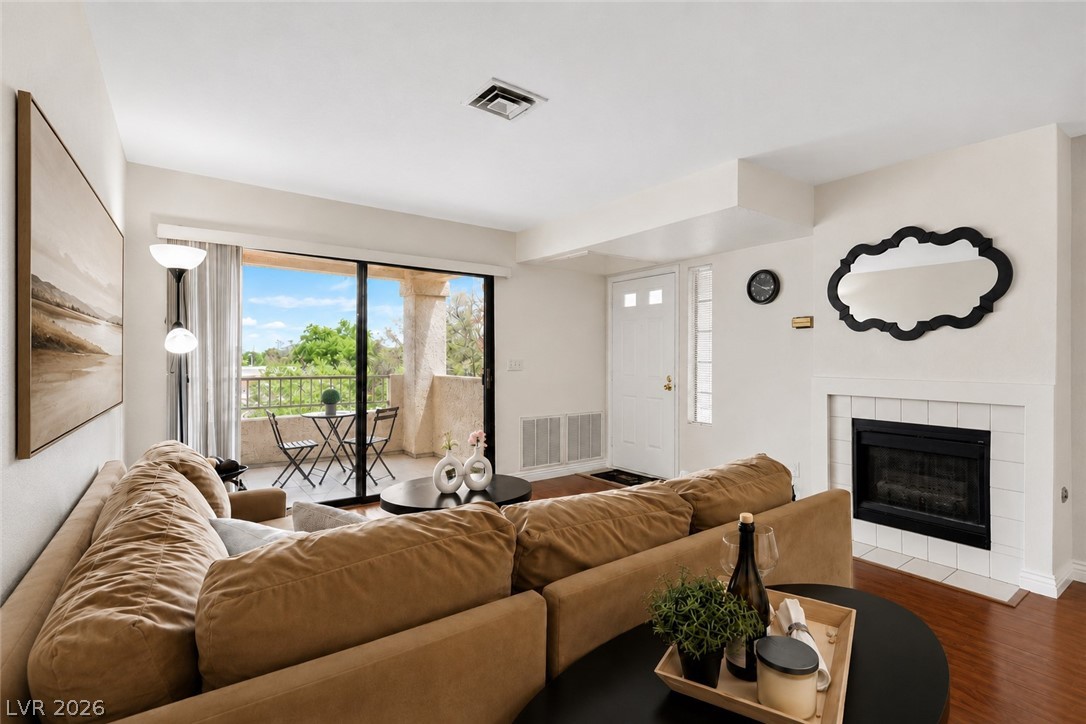 4893 South Torrey Pines Drive 203 Las Vegas NV 89103