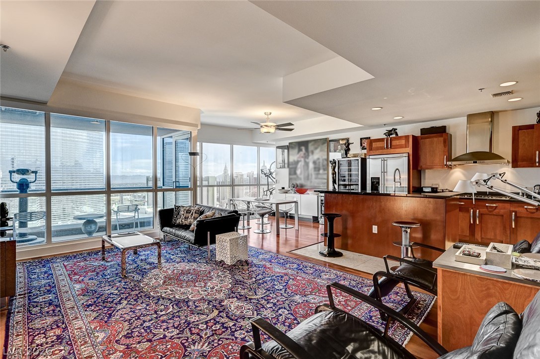 4525 Dean Martin Drive 2909 Las Vegas NV 89103
