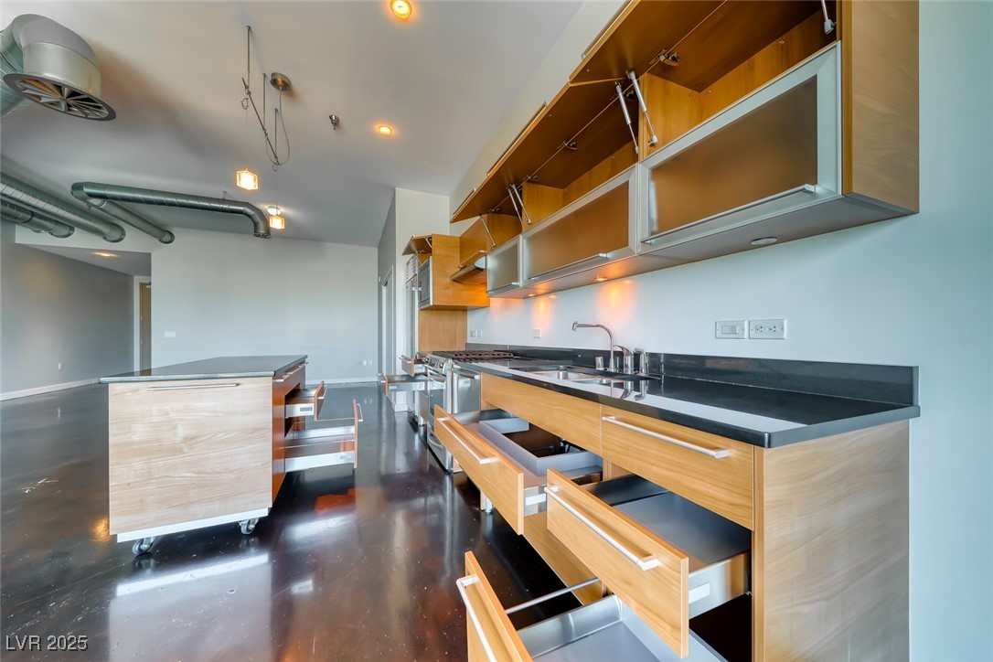 200 Hoover Avenue 1712 Las Vegas NV 89101