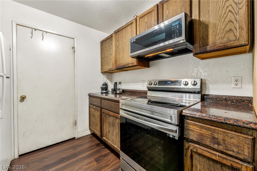 220 Mission Newport Lane 204 Las Vegas NV 89107