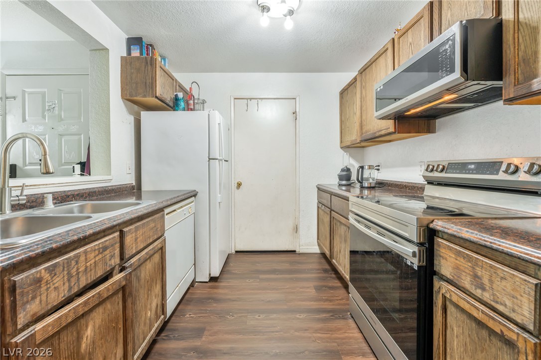 220 Mission Newport Lane 204 Las Vegas NV 89107