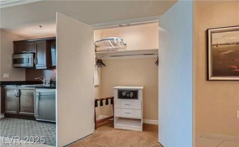 135 East Harmon Avenue 22717 Las Vegas NV 89109