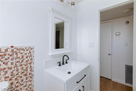 3821 1/2 Daisy Street 26 Las Vegas NV 89119