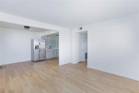 3821 1/2 Daisy Street 26 Las Vegas NV 89119