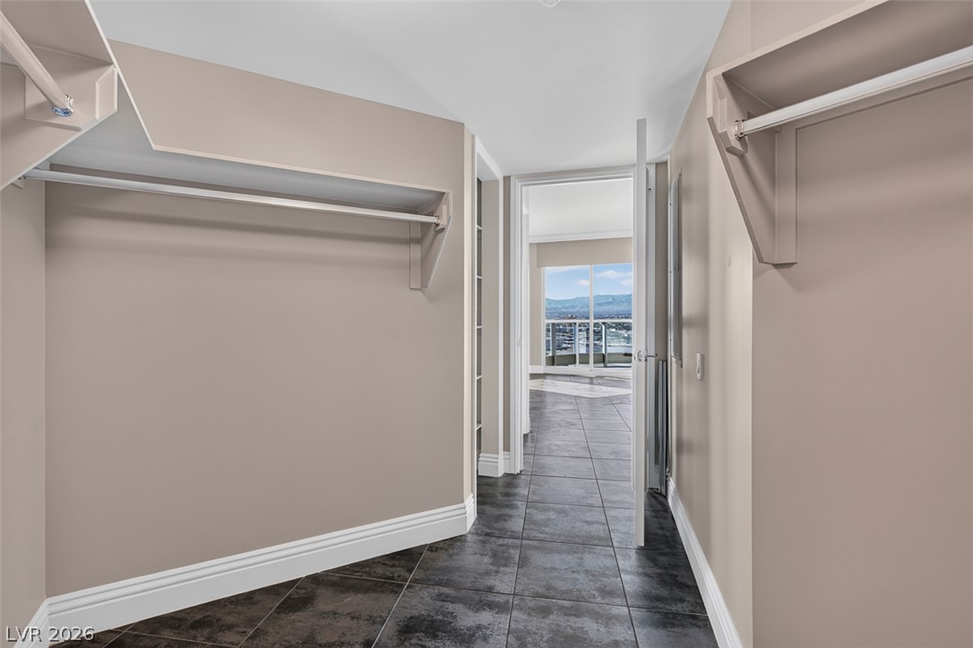 222 Karen Avenue 2608 Las Vegas NV 89109