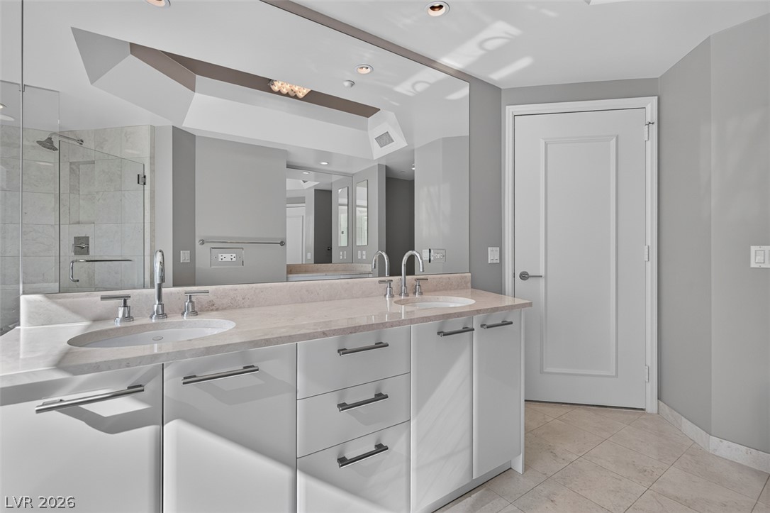 222 Karen Avenue 2608 Las Vegas NV 89109