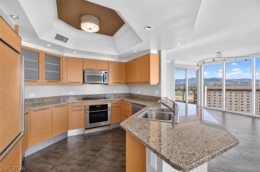 222 Karen Avenue 2608 Las Vegas NV 89109