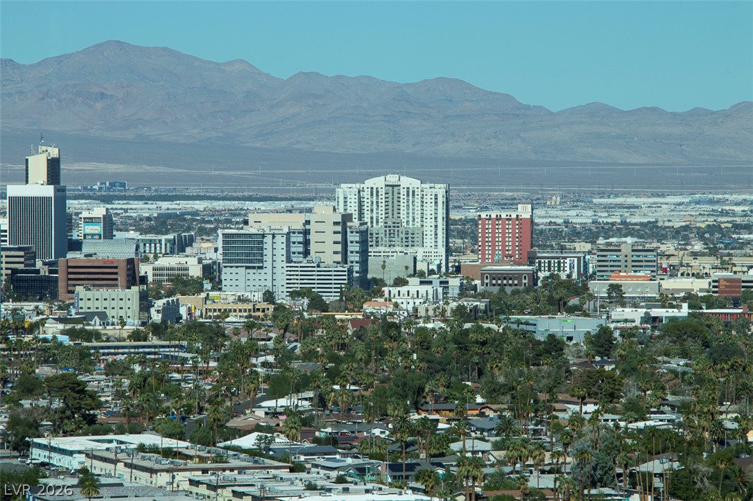 222 Karen Avenue 2608 Las Vegas NV 89109