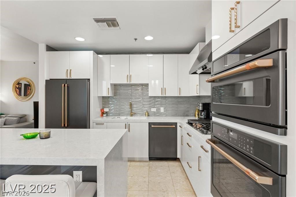 4525 Dean Martin Drive 1007 Las Vegas NV 89103