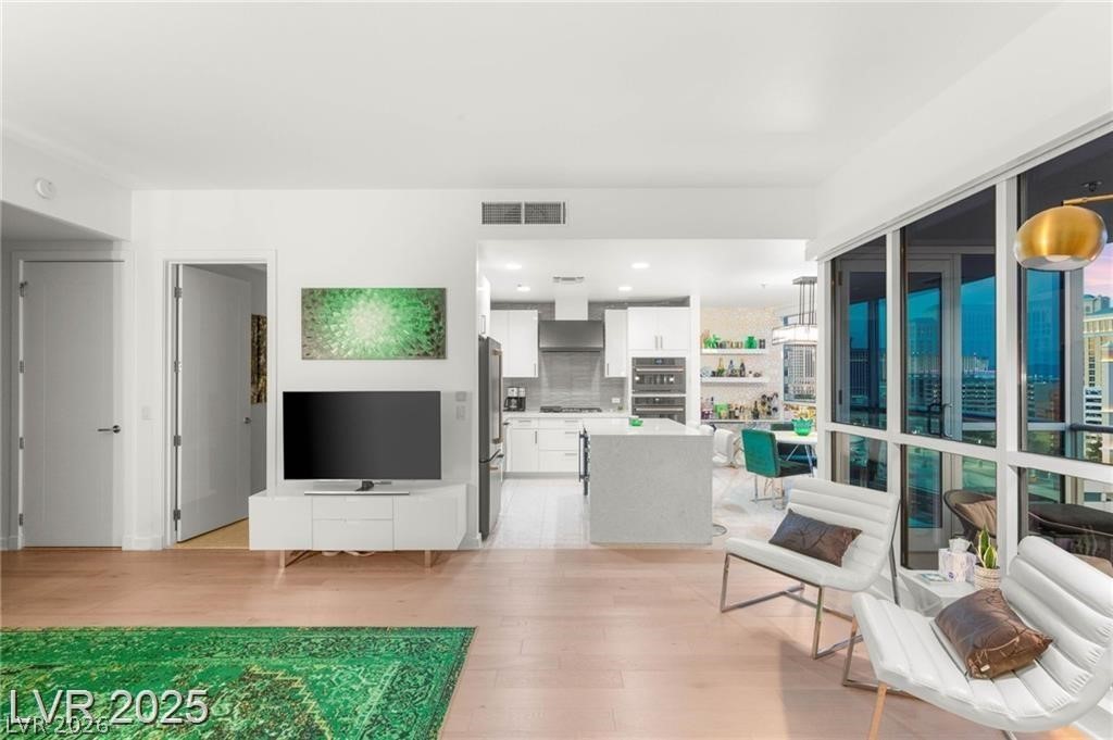 4525 Dean Martin Drive 1007 Las Vegas NV 89103