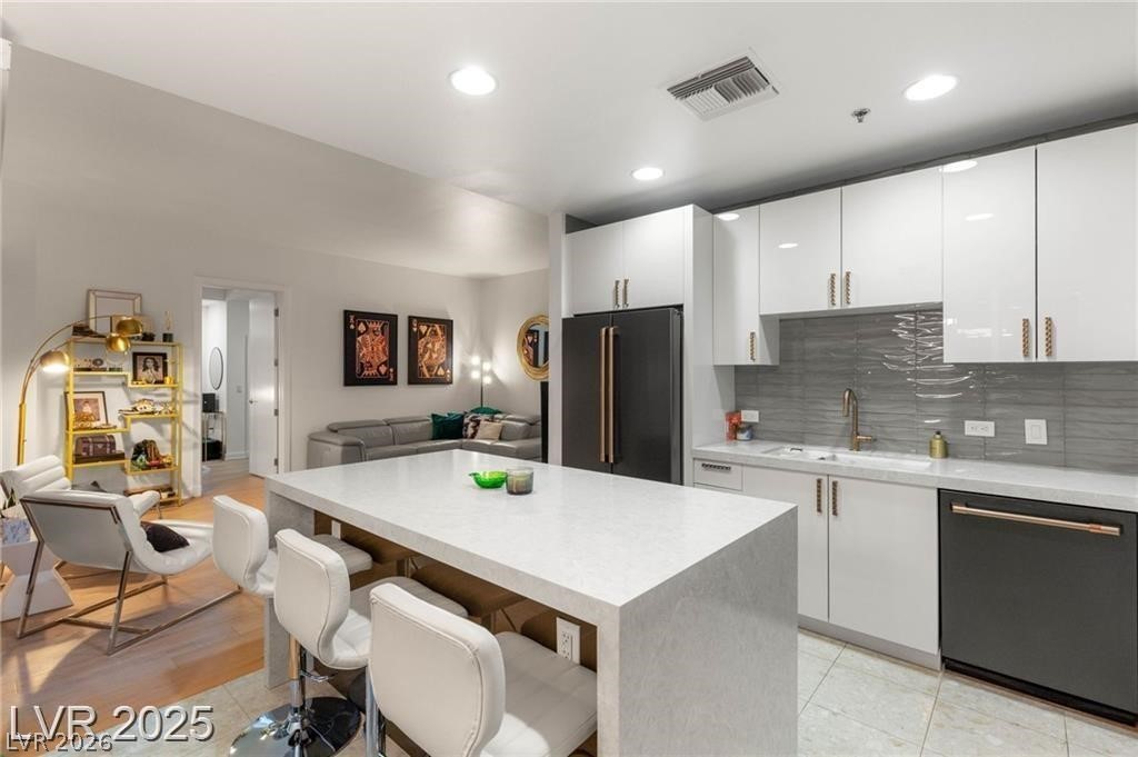 4525 Dean Martin Drive 1007 Las Vegas NV 89103