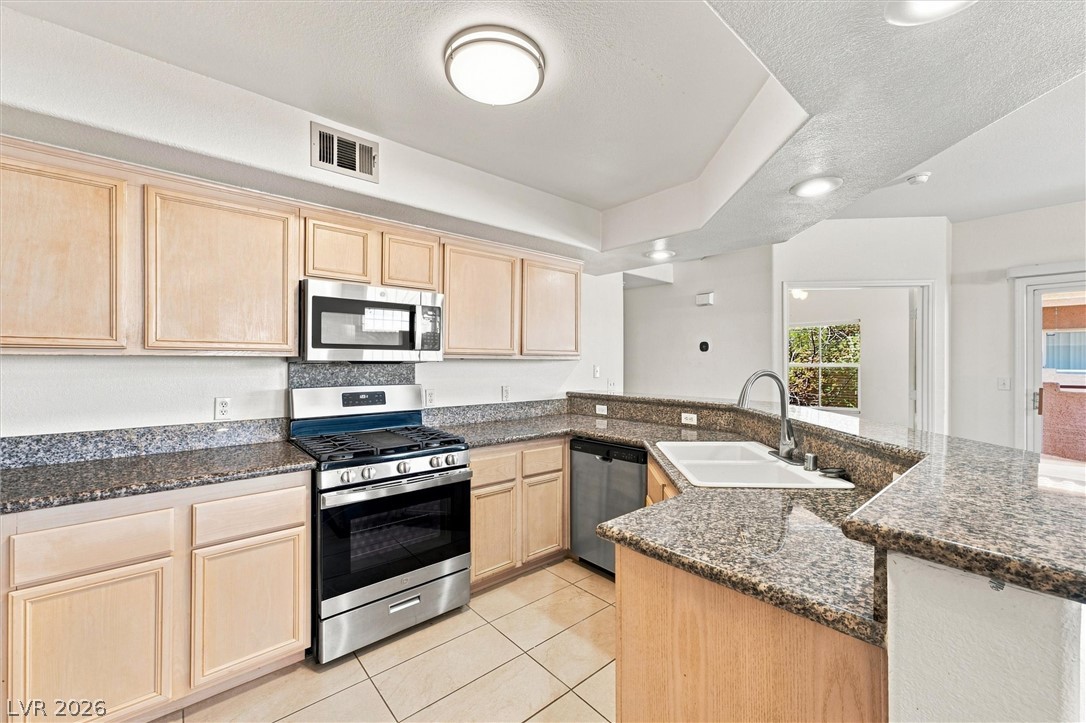 6913 Cobre Azul Avenue 201 Las Vegas NV 89108