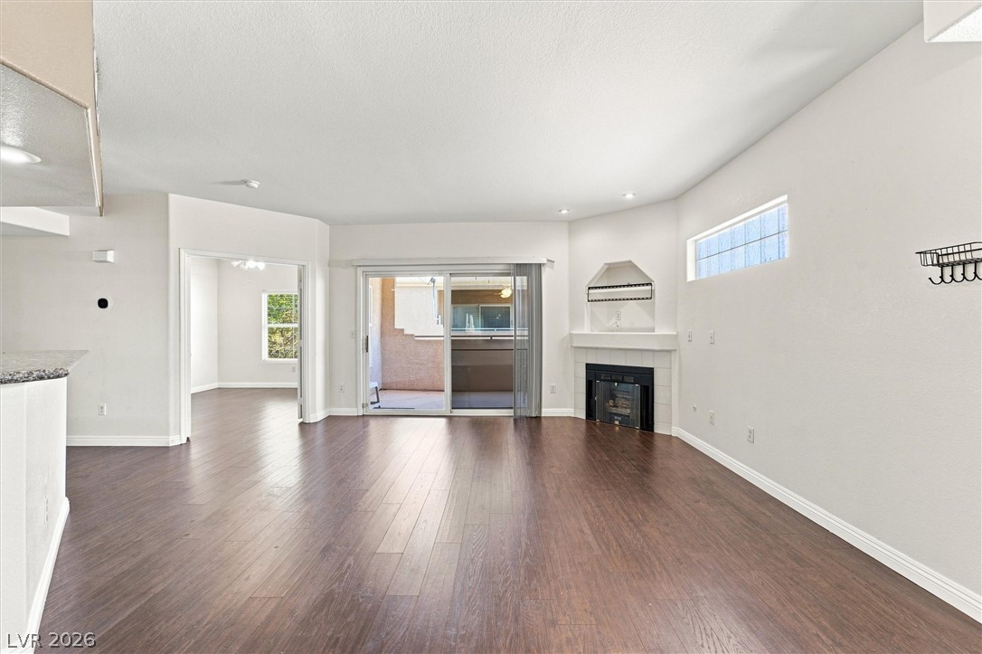 6913 Cobre Azul Avenue 201 Las Vegas NV 89108