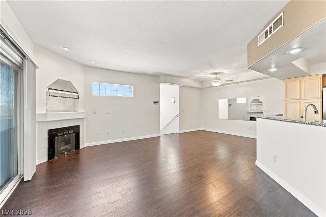 6913 Cobre Azul Avenue 201 Las Vegas NV 89108