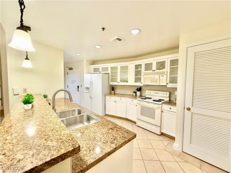 30 Strada Di Villaggio 204 Henderson NV 89011