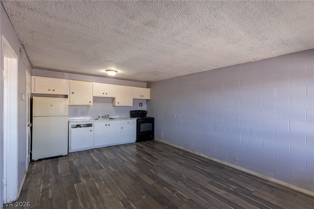 3718 Hazelwood Street 23 Las Vegas NV 89119