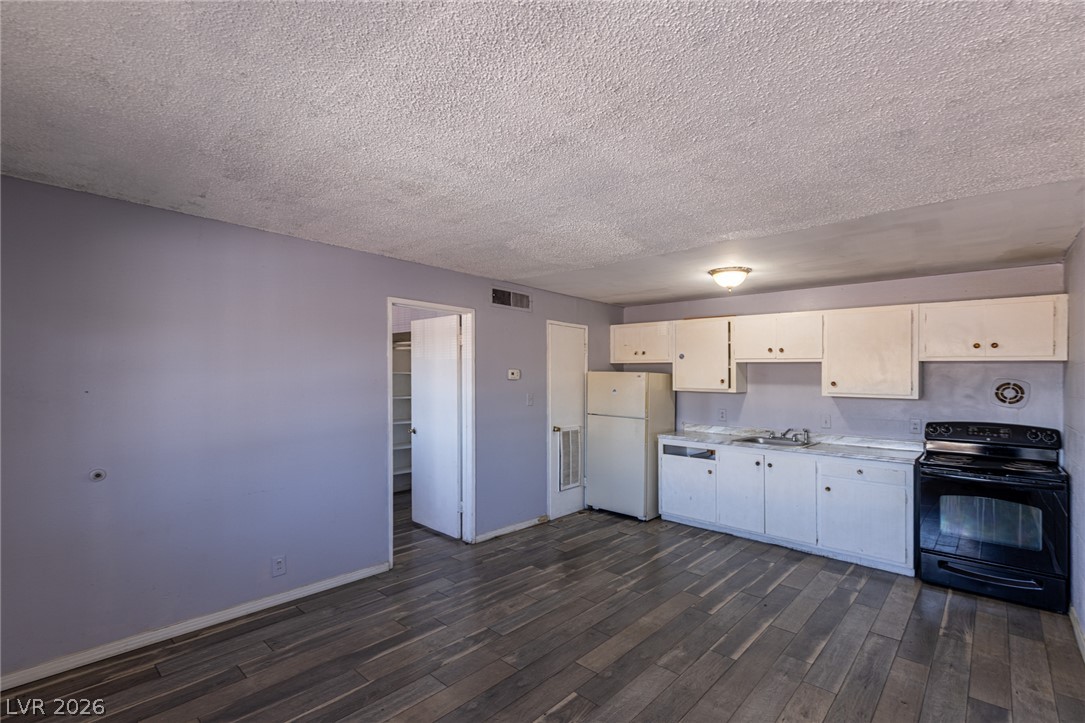 3718 Hazelwood Street 23 Las Vegas NV 89119