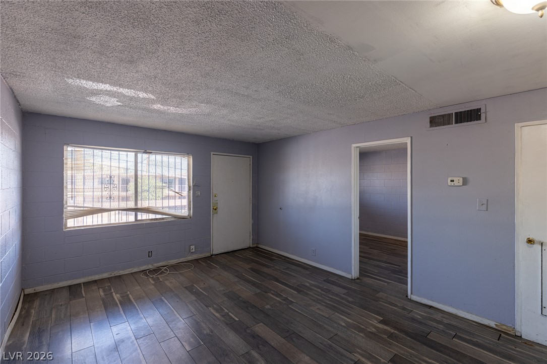 3718 Hazelwood Street 23 Las Vegas NV 89119